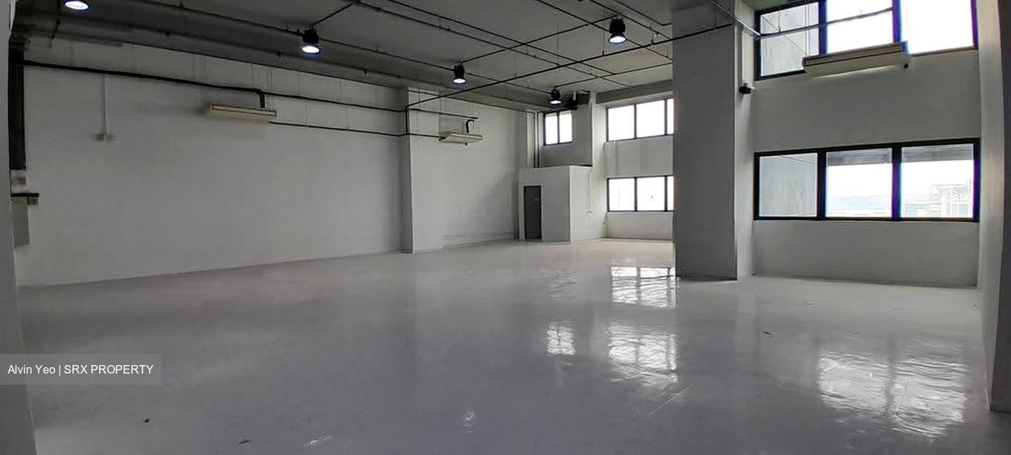 Carros Centre (D25), Factory #622567411